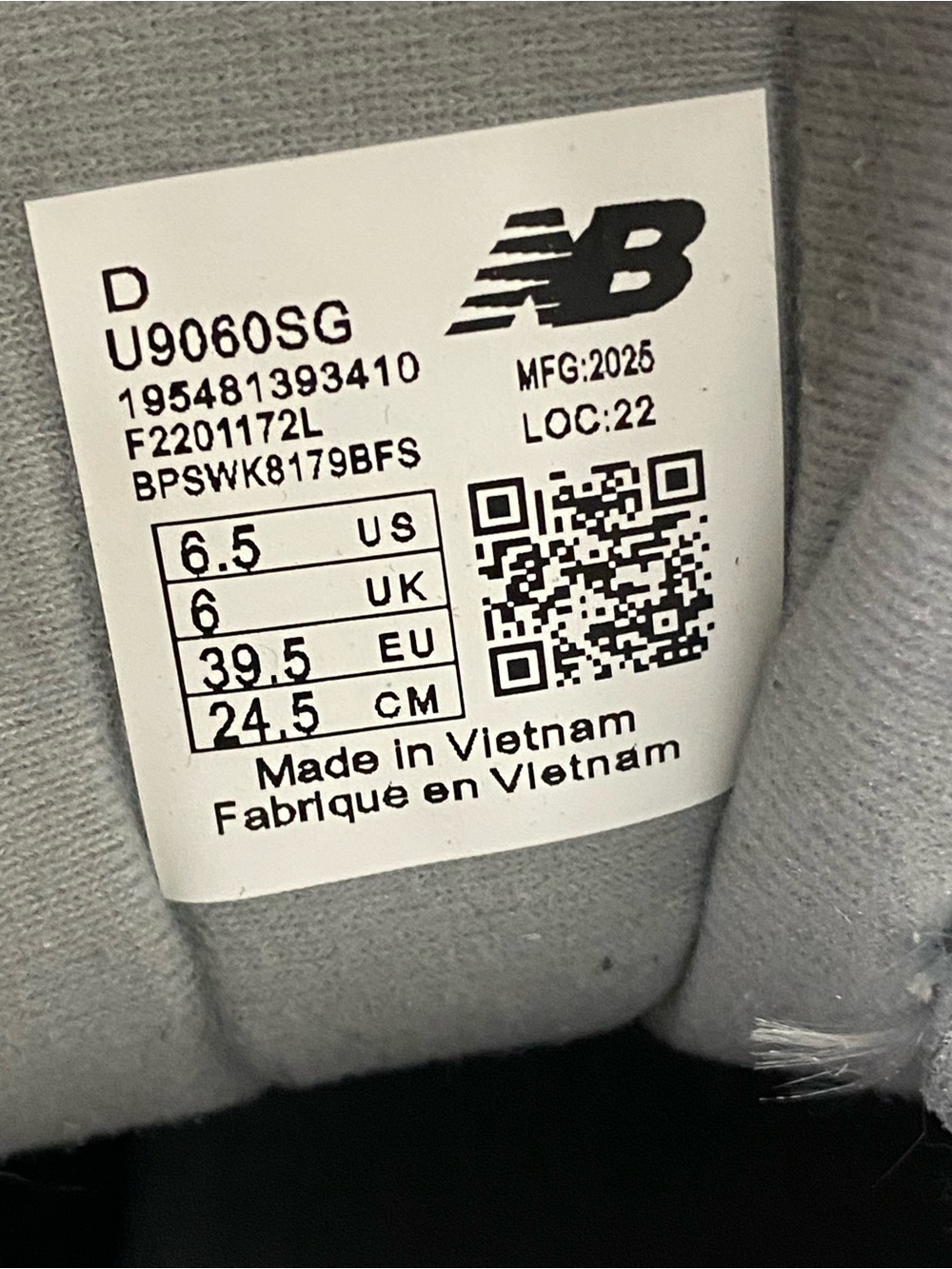 New Balance 9060 women Gray Suede & Mesh Athletic Sneakers size 6.5 - Picture 8 of 8